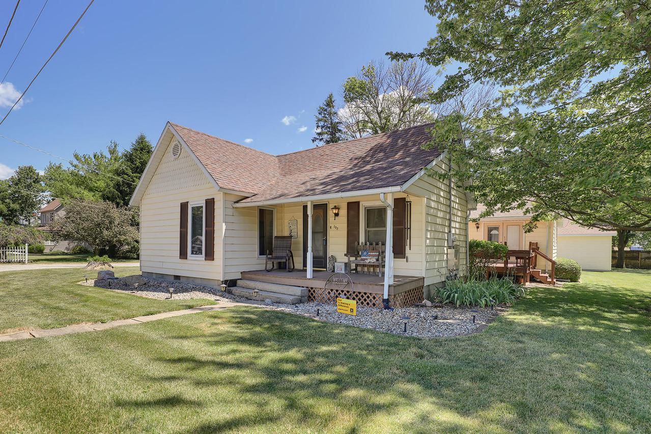 302 S Main St., Pierson Station, IL 61929