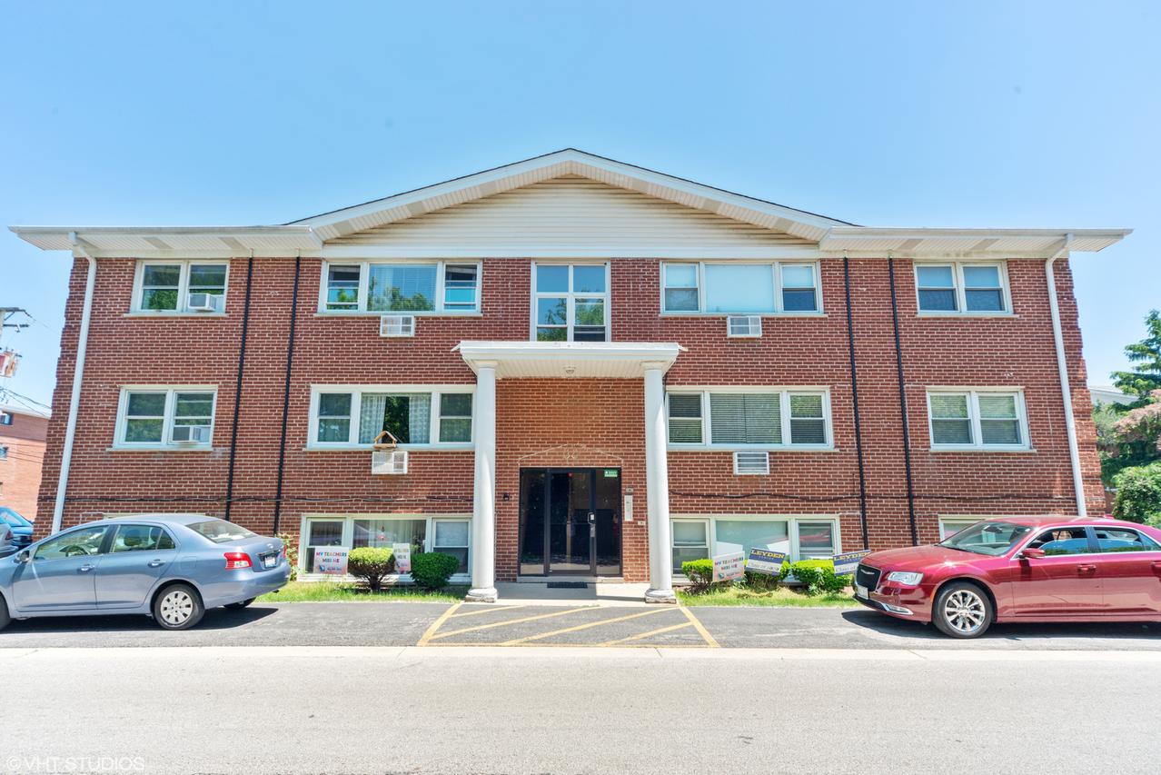 10154 Hartford Ct. #2B, Schiller Park, IL 60176