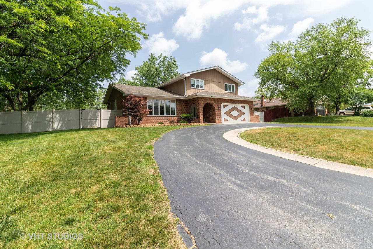8812 W 102nd Pl., Palos Hills, IL 60465
