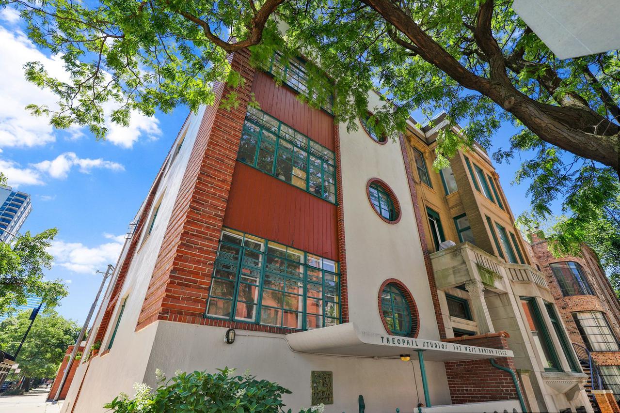 143 W Burton Pl. #3N, Chicago, IL 60610