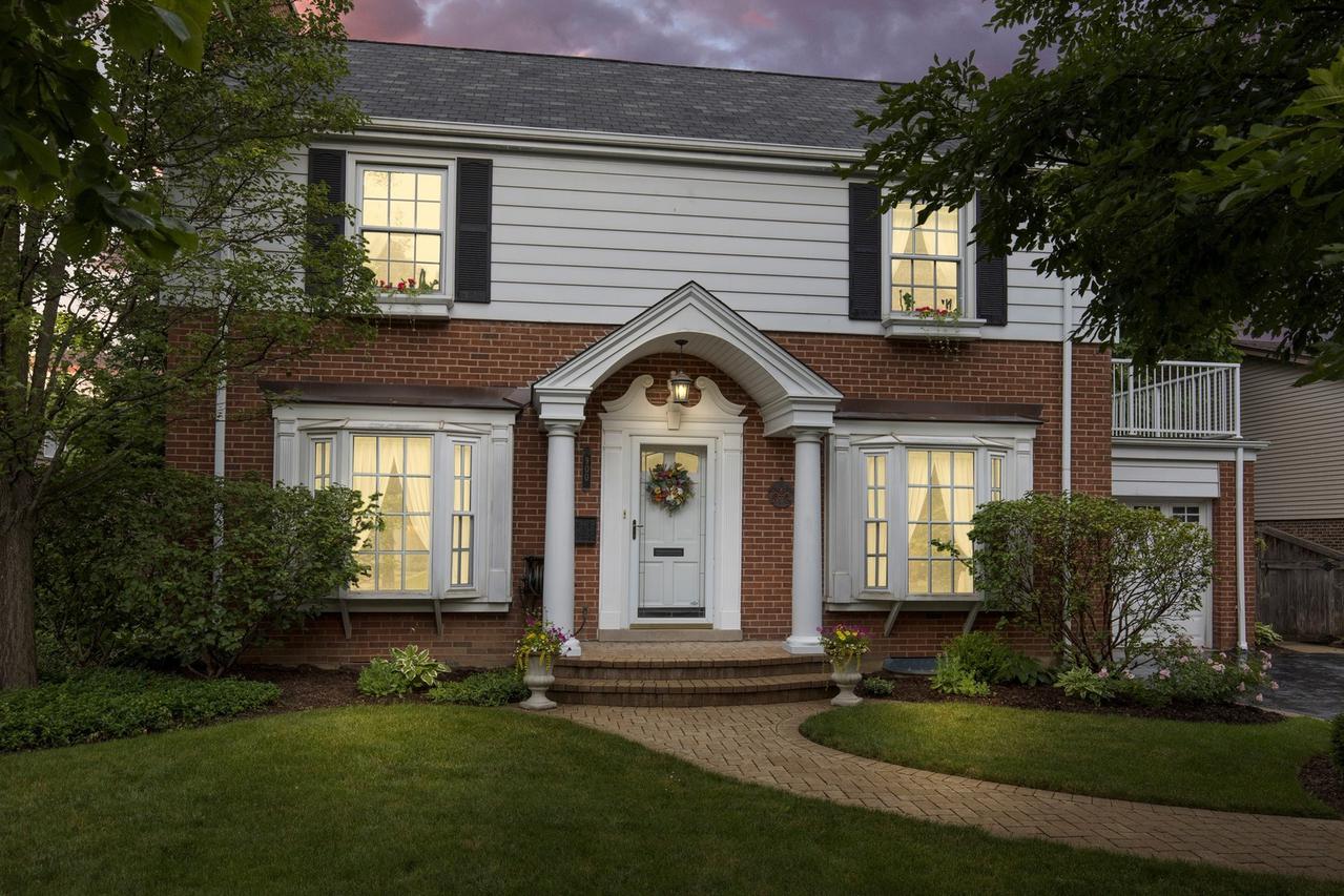 900 Oxford Rd., Deerfield, IL 60015
