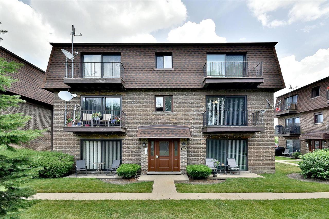 9805 Bianco Ter. #D, Des Plaines, IL 60016