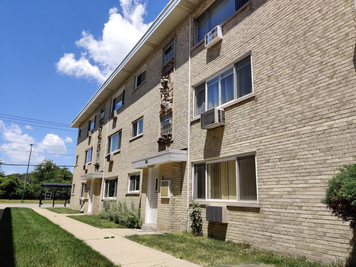 5241 N East River Rd. #2C, Chicago, IL 60656