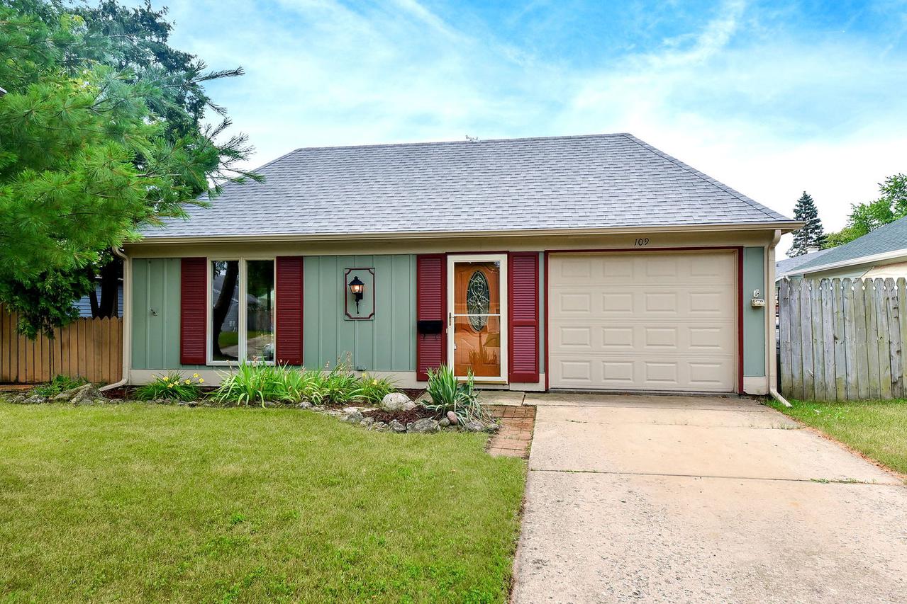 109 Braeburn Rd., Montgomery, IL 60538