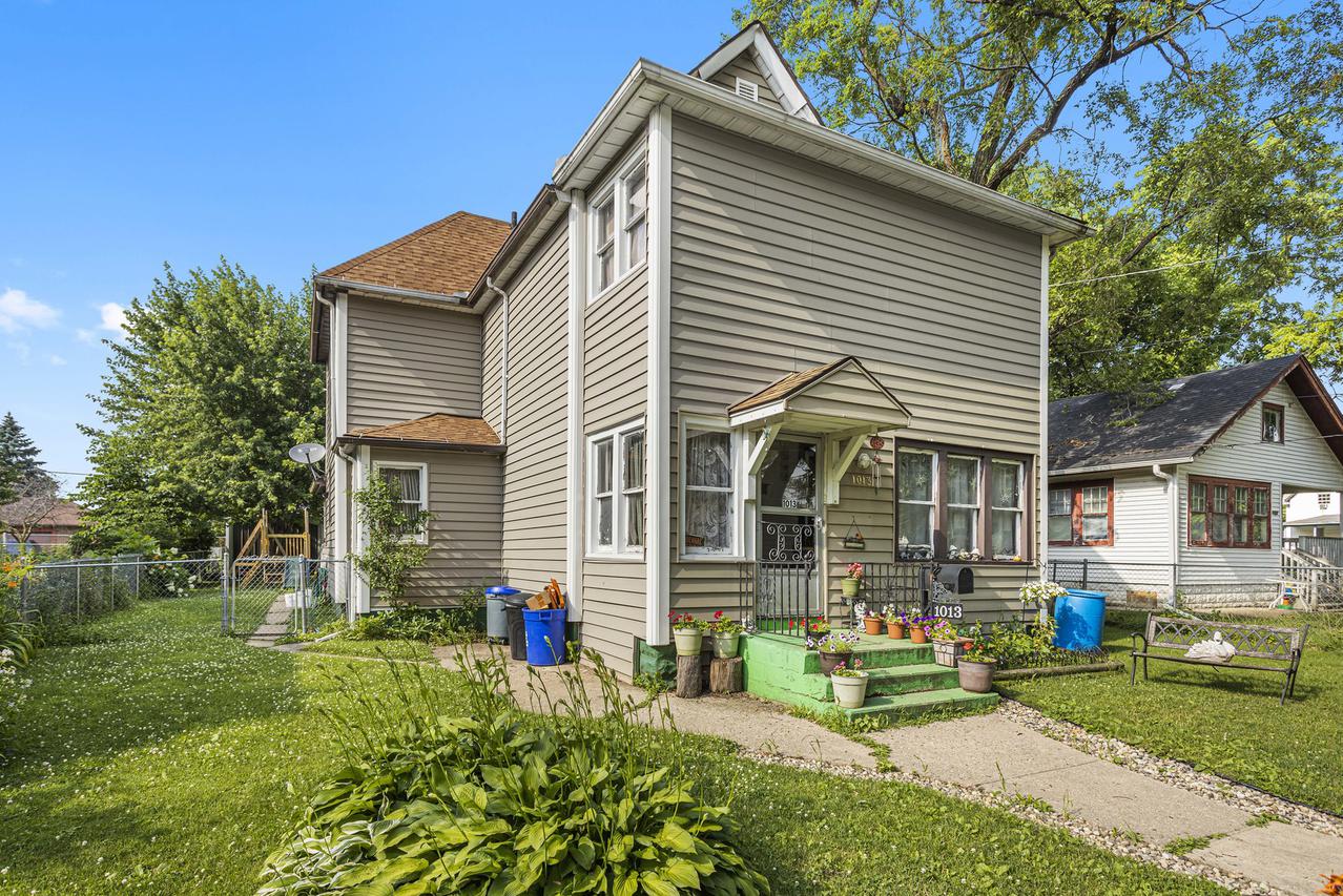 1013 Loomis St., Rockford, IL 61102