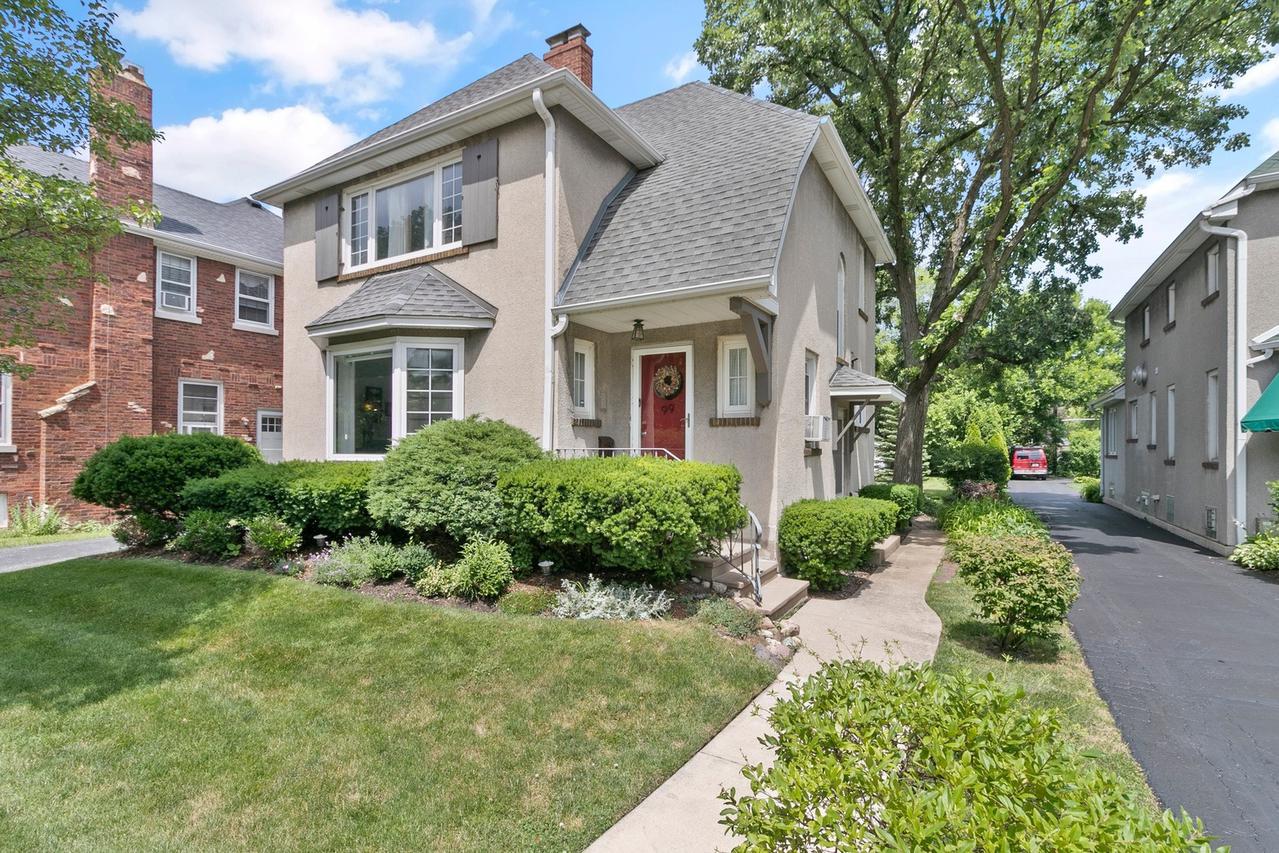 99 N Delaplaine Rd., Riverside, IL 60546
