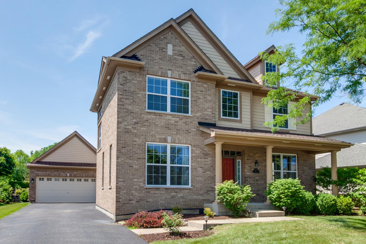 1678 N Woods Way, Vernon Hills, IL 60061