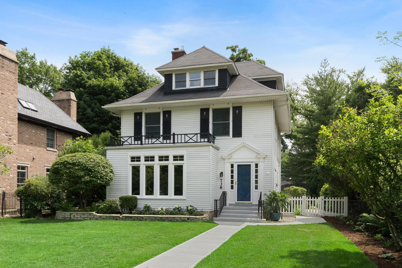 738 9th St., Wilmette, IL 60091