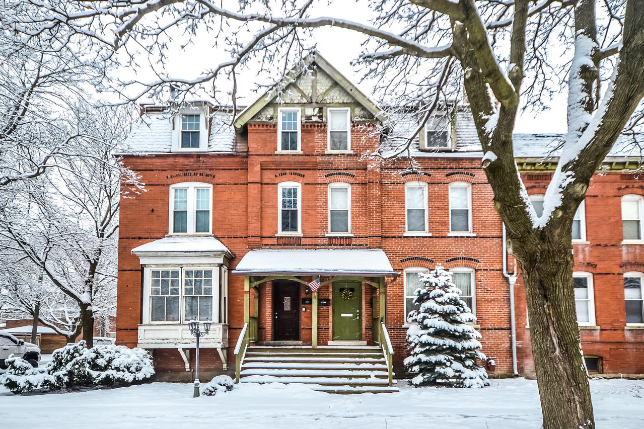 11266 S Champlain Ave., Chicago, IL 60628