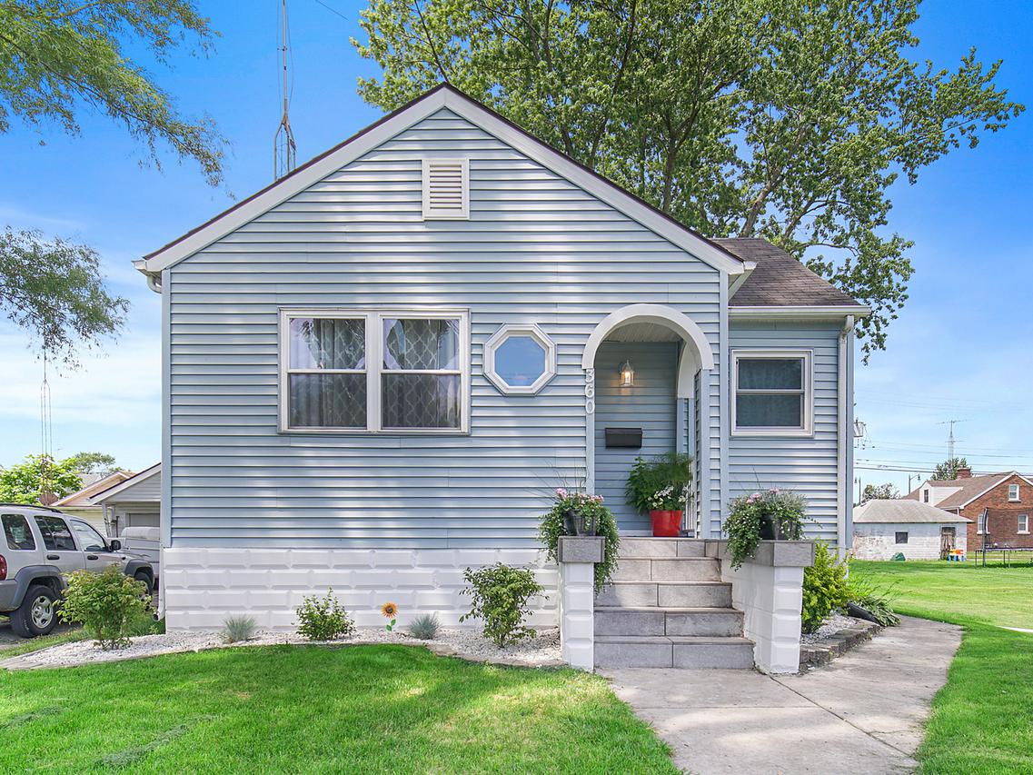360 S Kankakee St., Coal City, IL 60416