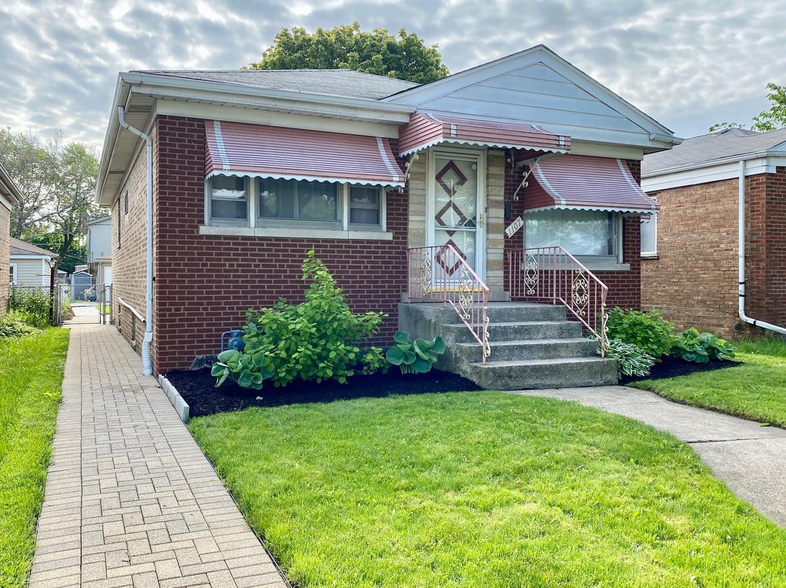 1107 31st Ave., Bellwood, IL 60104