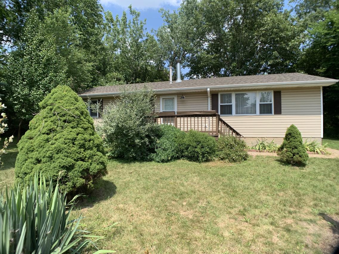 13 Birch Dr., Putnam, IL 61560