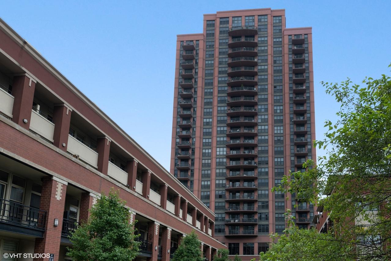 330 N Jefferson St. #1806, Chicago, IL 60661