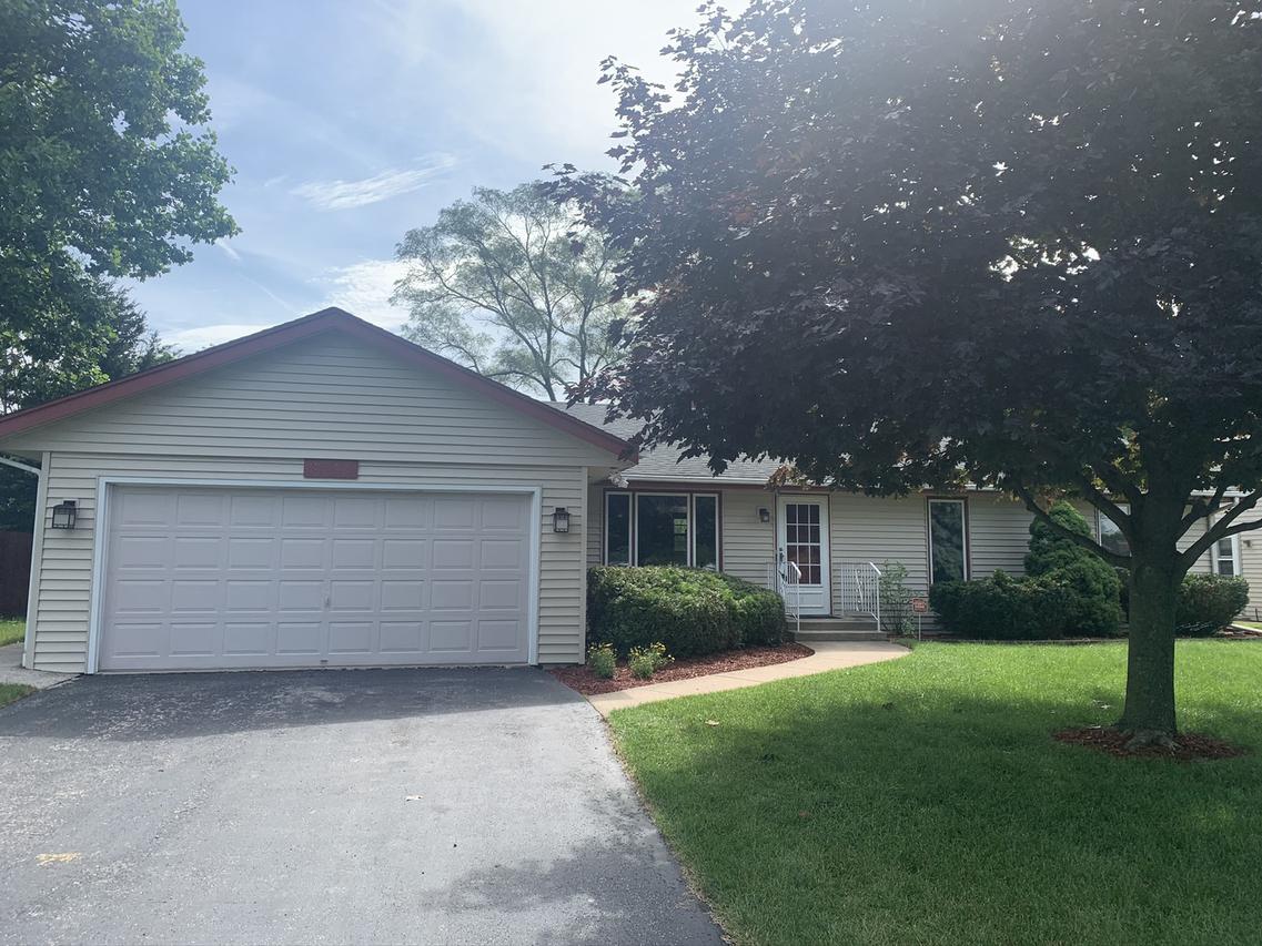 8425 Eddington Dr., Machesney Park, IL 61115
