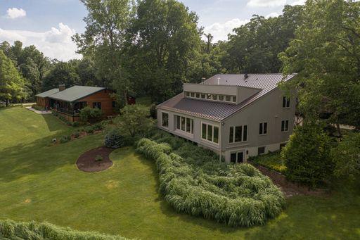 12422 Chuckanut Dr., Roscoe, IL 61073