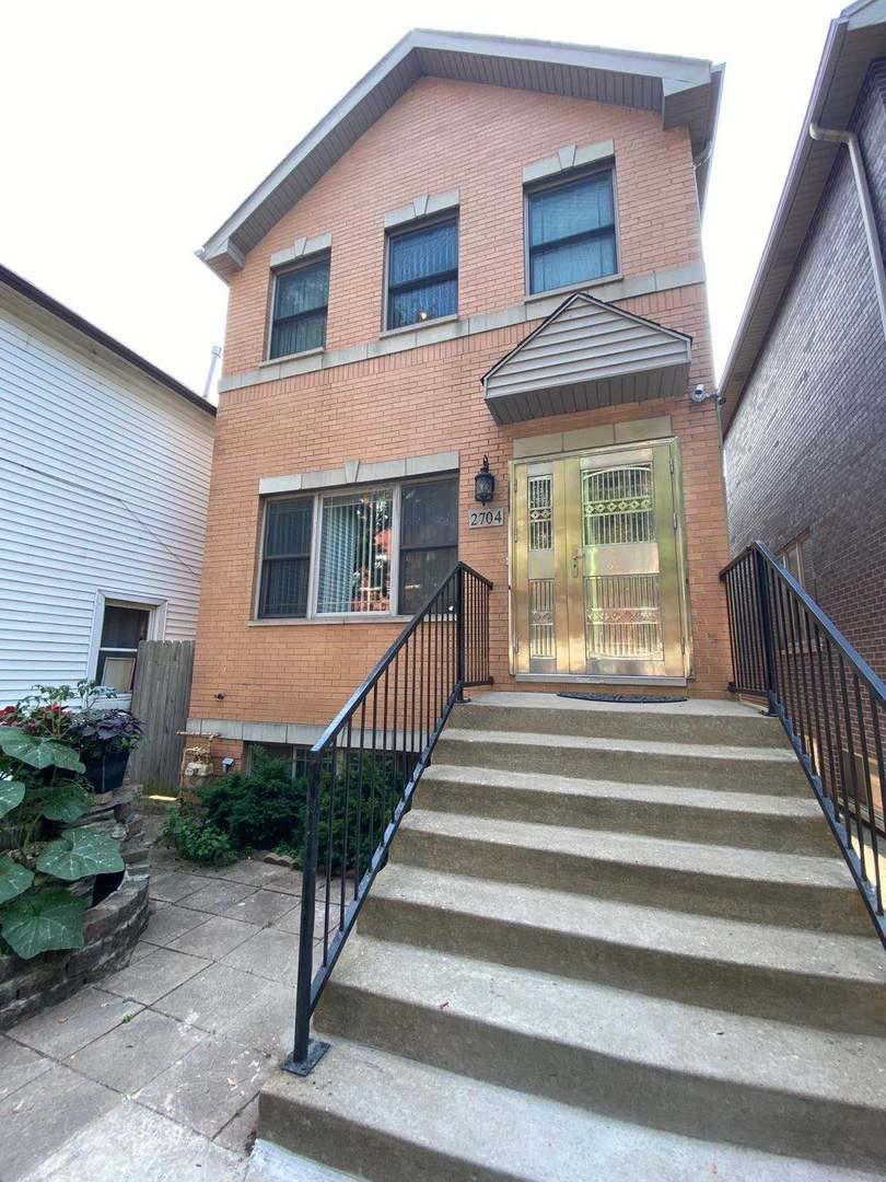 2704 S Wallace St., Chicago, IL 60616
