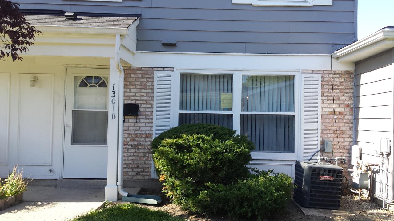 1301 Kingsbury Dr. #B, Hanover Park, IL 60133