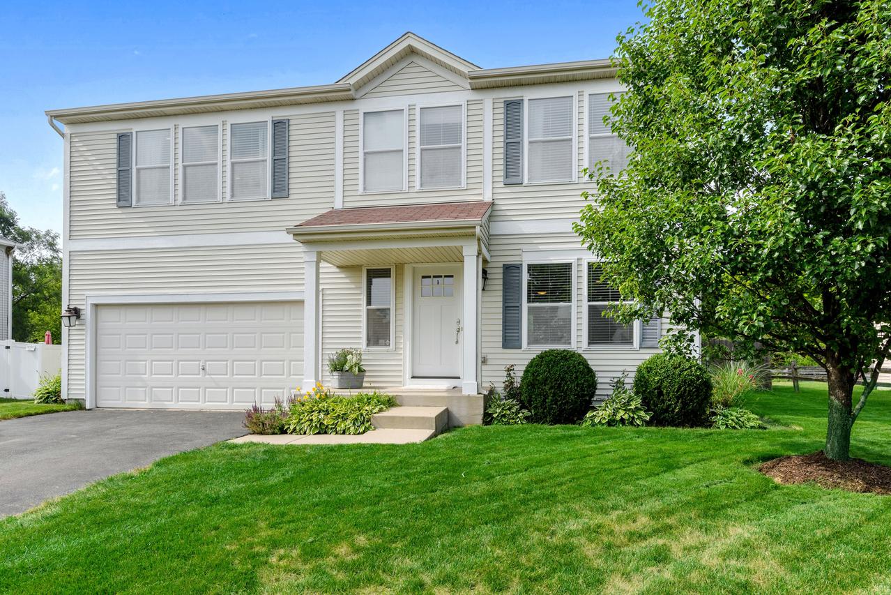 611 Walnut Ave., Maple Park, IL 60151