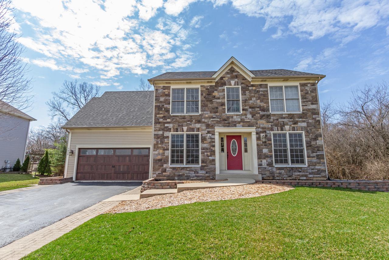 1420 Prairie Crossing Dr., West Chicago, IL 60185