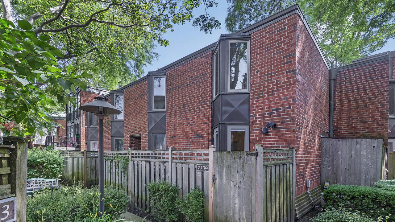 2139 N Lincoln Ave., Chicago, IL 60614