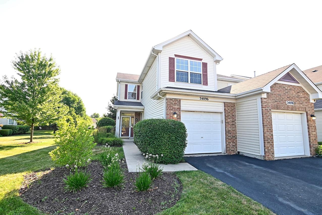 24096 Pear Tree Cir., Plainfield, IL 60585