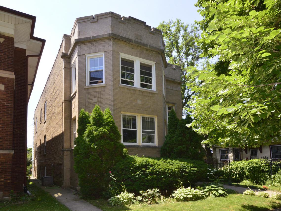 6544 N Rockwell St., Chicago, IL 60645