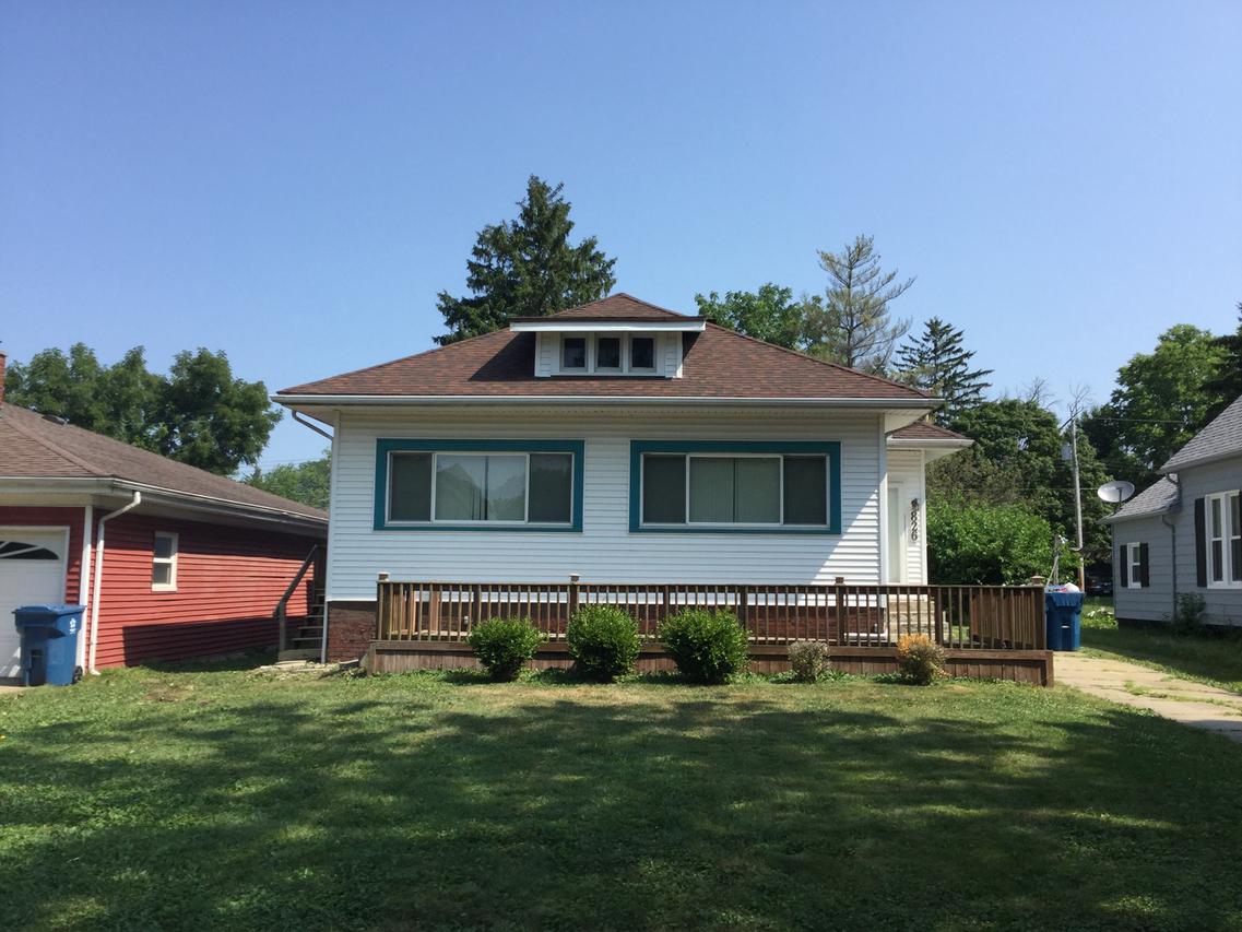 826 E Lincoln St., Hoopeston, IL 60942