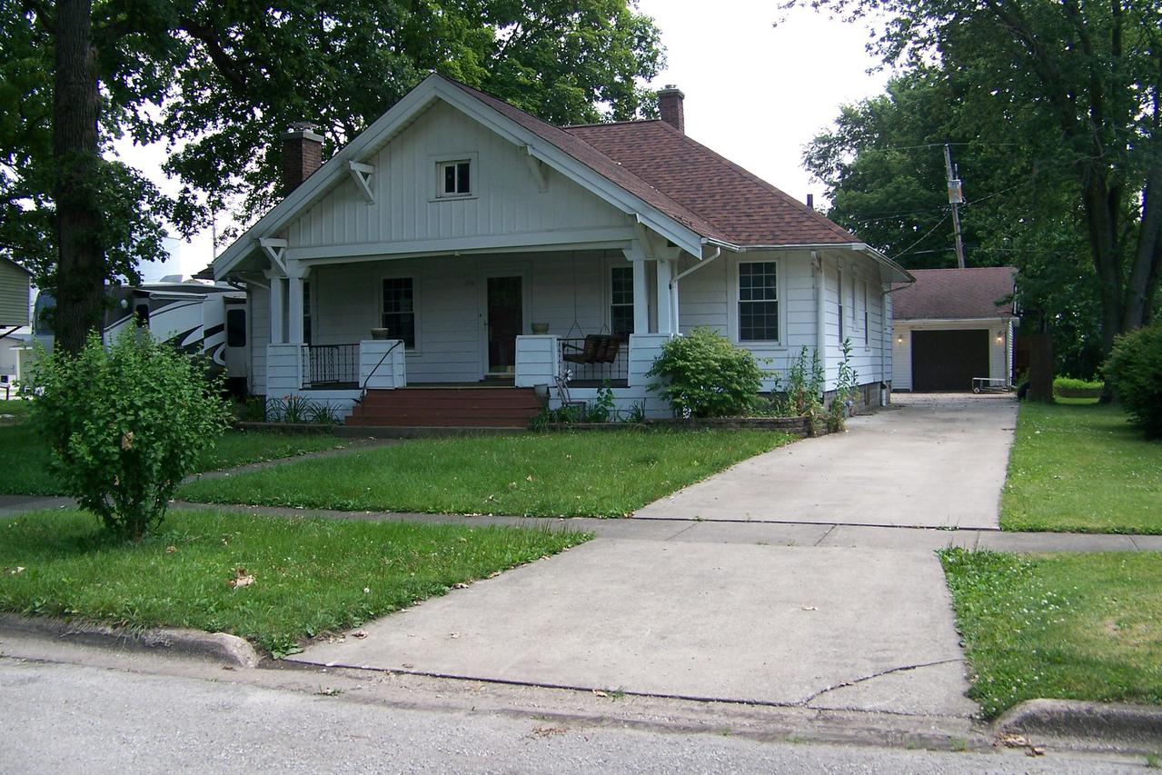 214 W John St., Forrest, IL 61741