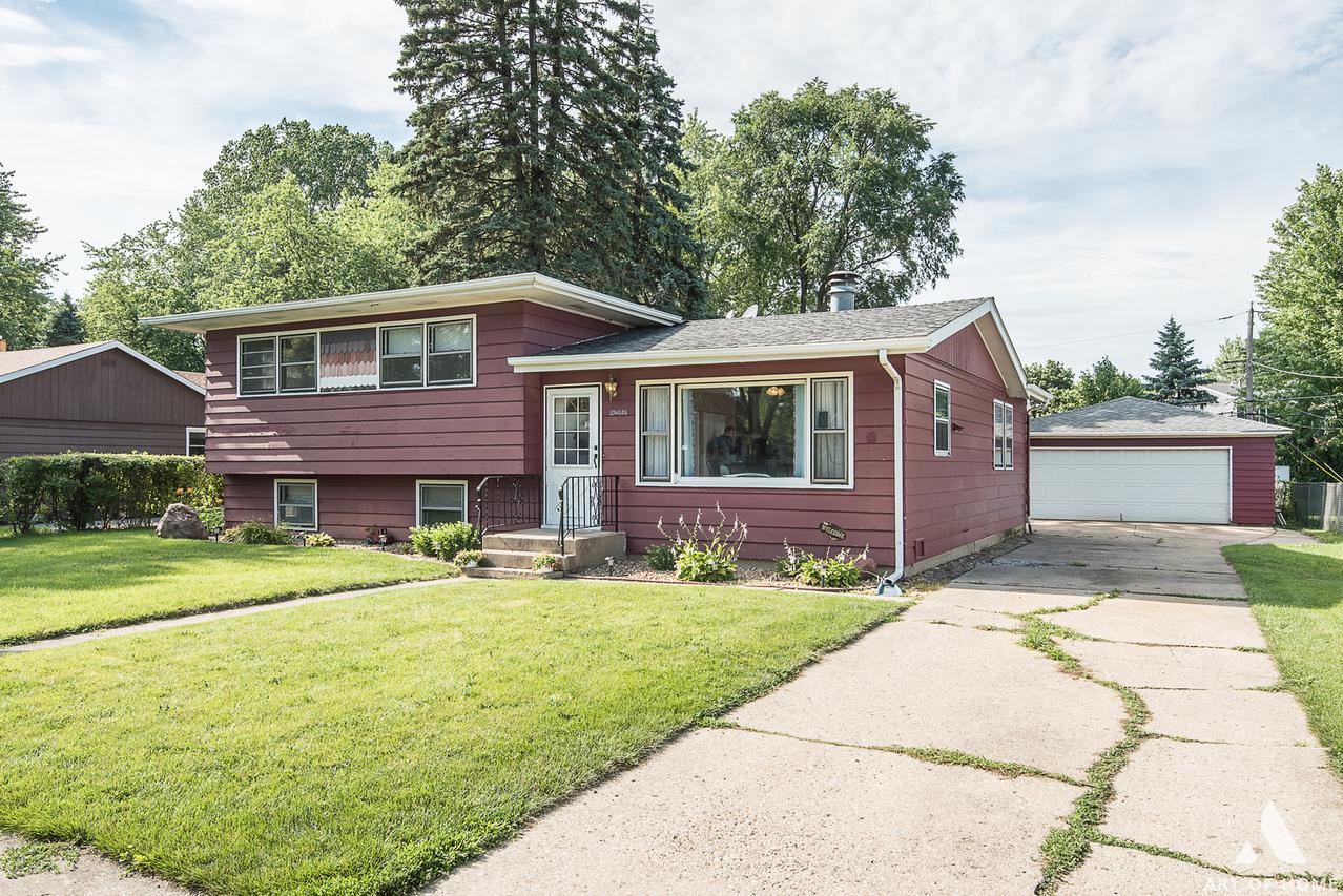 35W686 Crispin Dr., Elgin, IL 60123