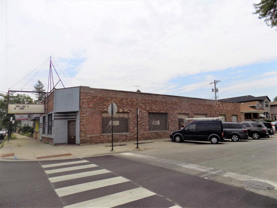 7427 W Addison St., Chicago, IL 60634
