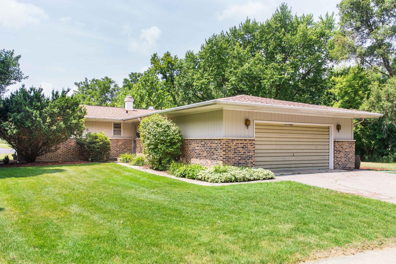 436 Gayle Ave., Dekalb, IL 60115