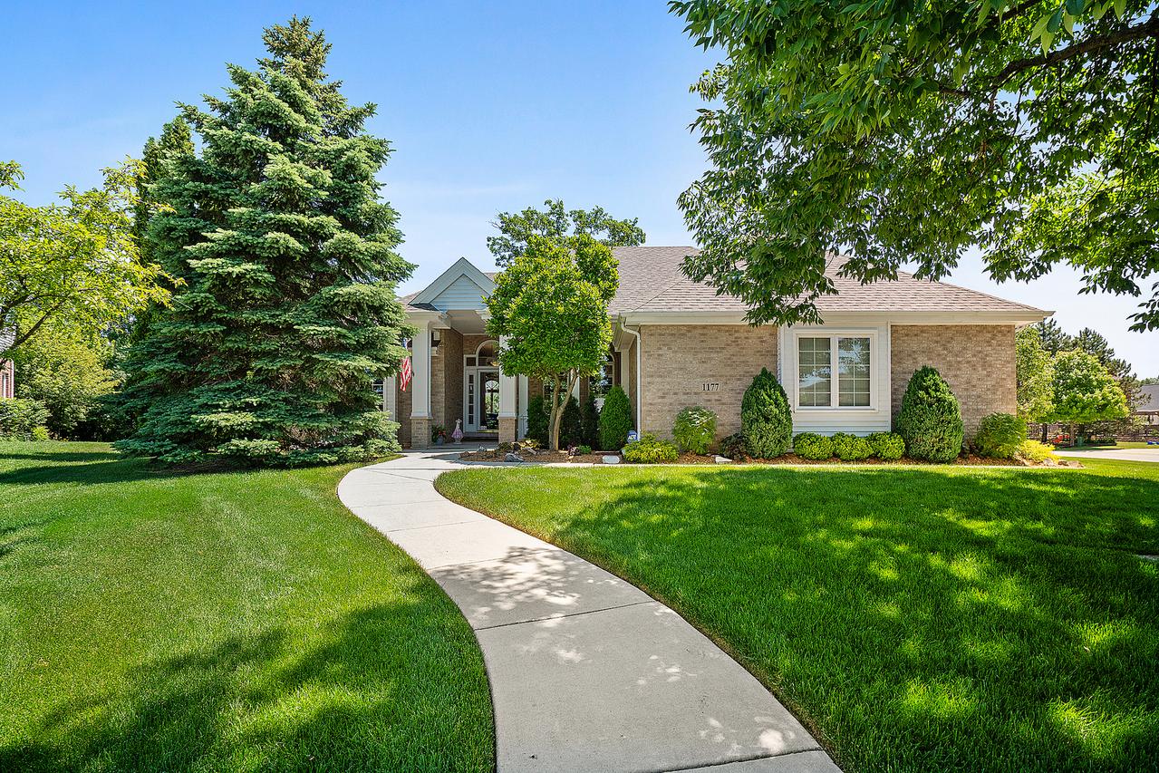 1177 Camelot Ln., Lemont, IL 60439