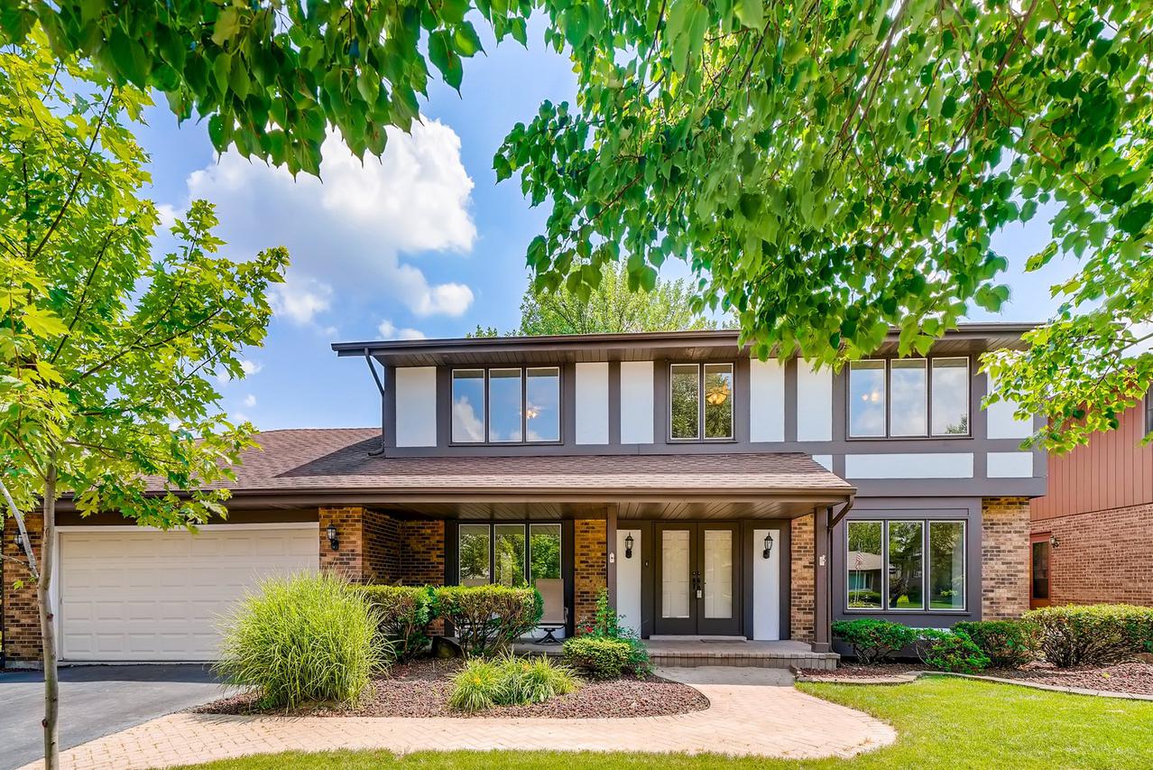 5727 Antler Ln., Westmont, IL 60559