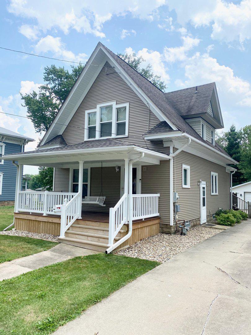 407 E Wall St., Morrison, IL 61270