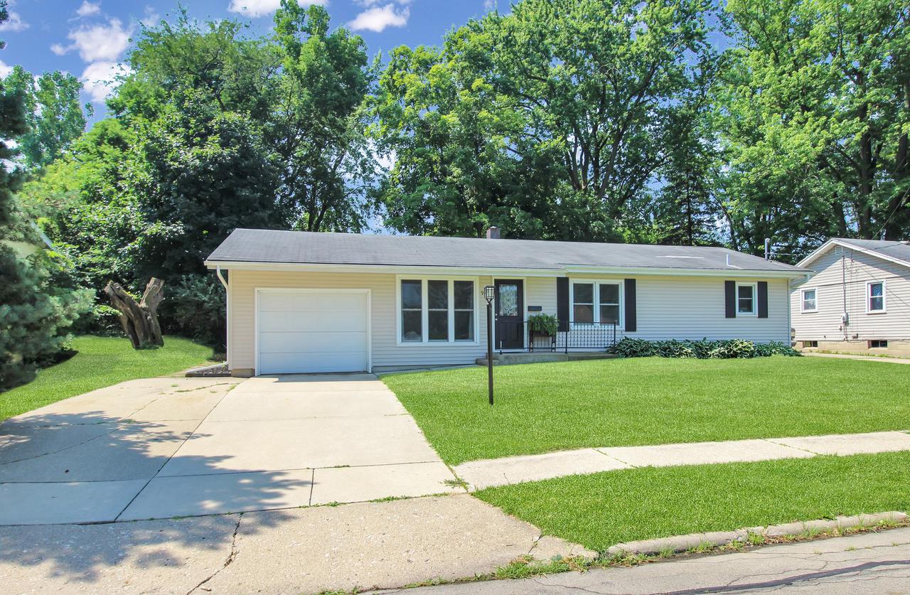 933 W Cleveland St., Freeport, IL 61032