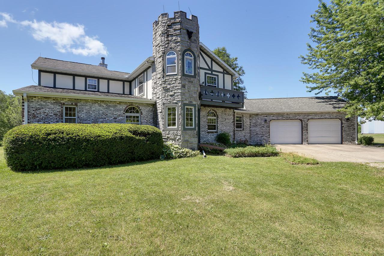 2067 CR 1250, St. Joseph, IL 61873