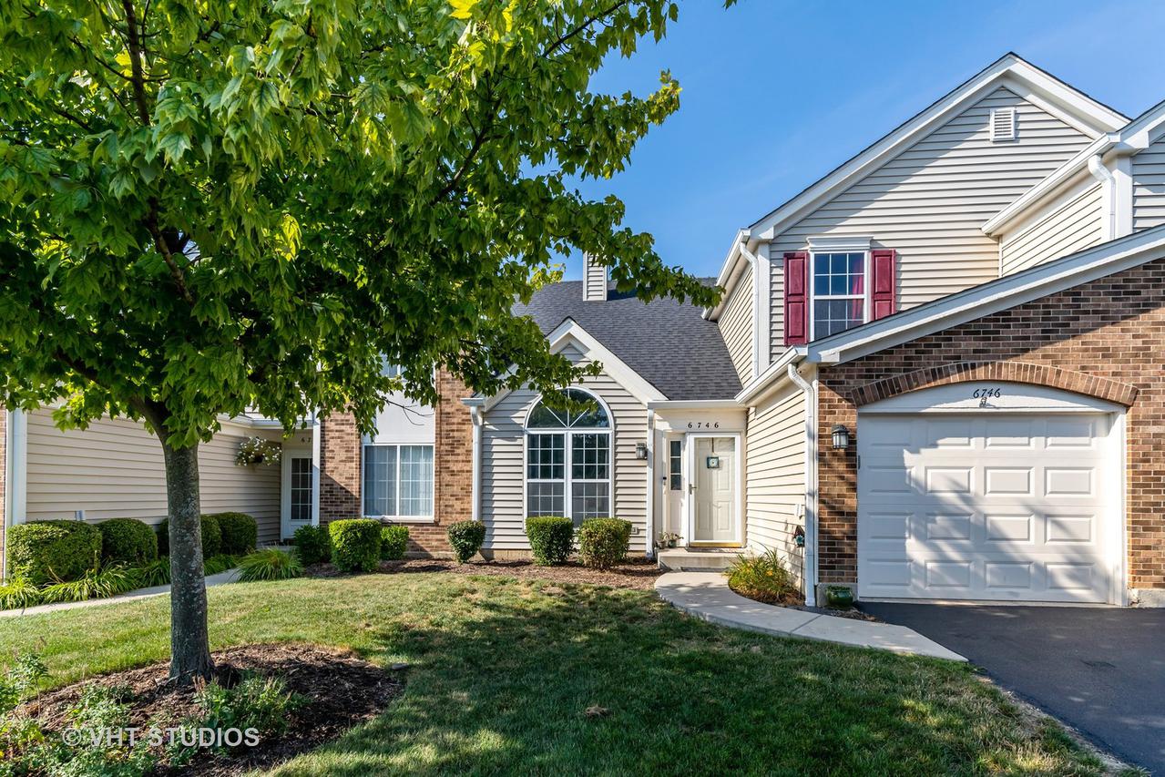 6746 E Wellsley Ct., Gurnee, IL 60031