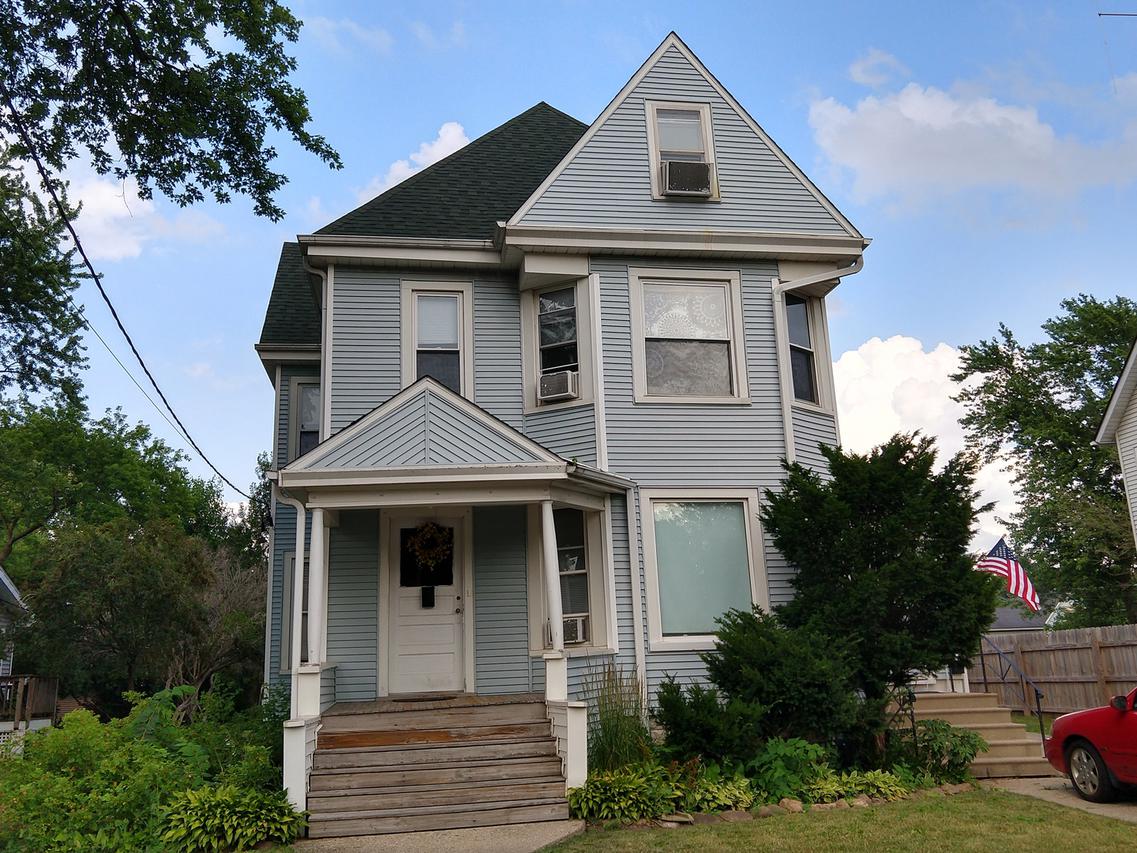 728 N 6th St., Dekalb, IL 60115