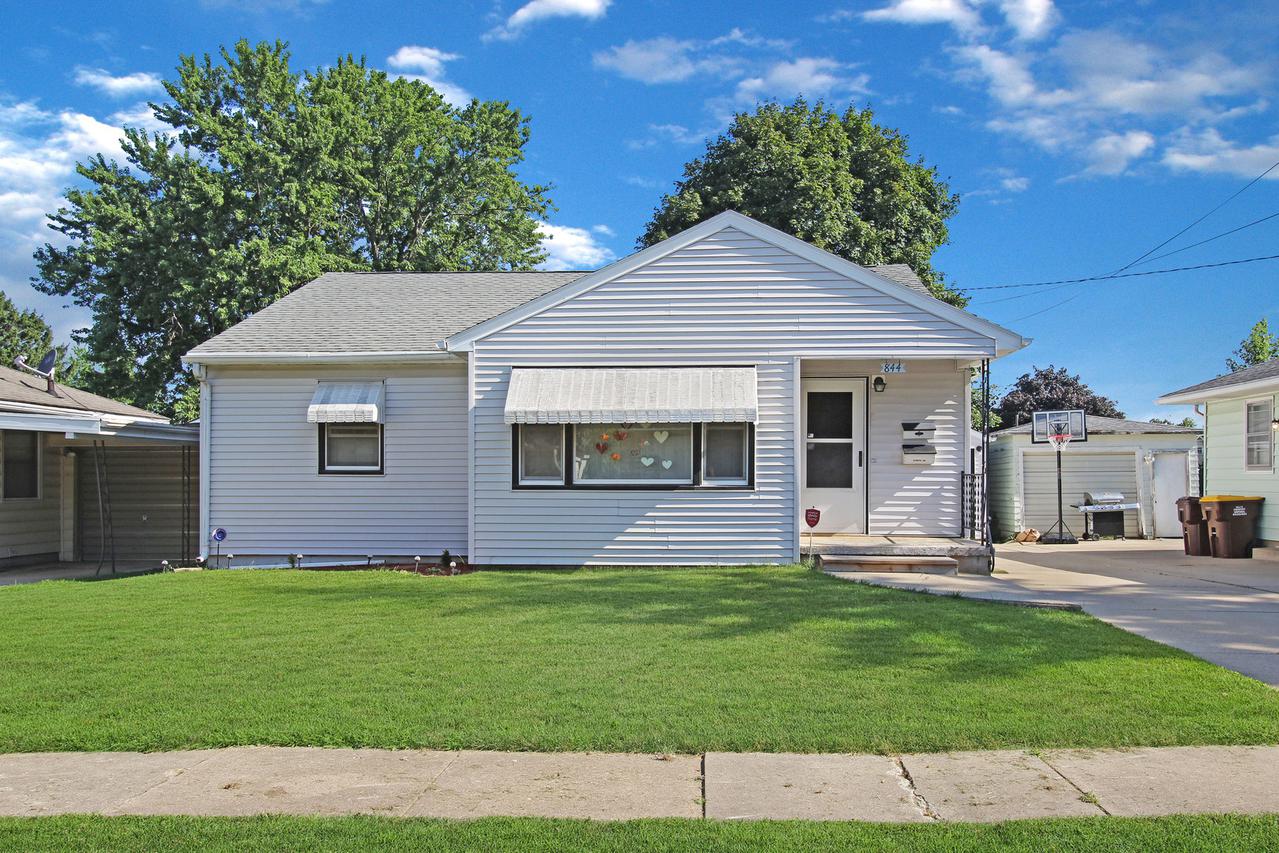 844 W Hamilton St., Freeport, IL 61032
