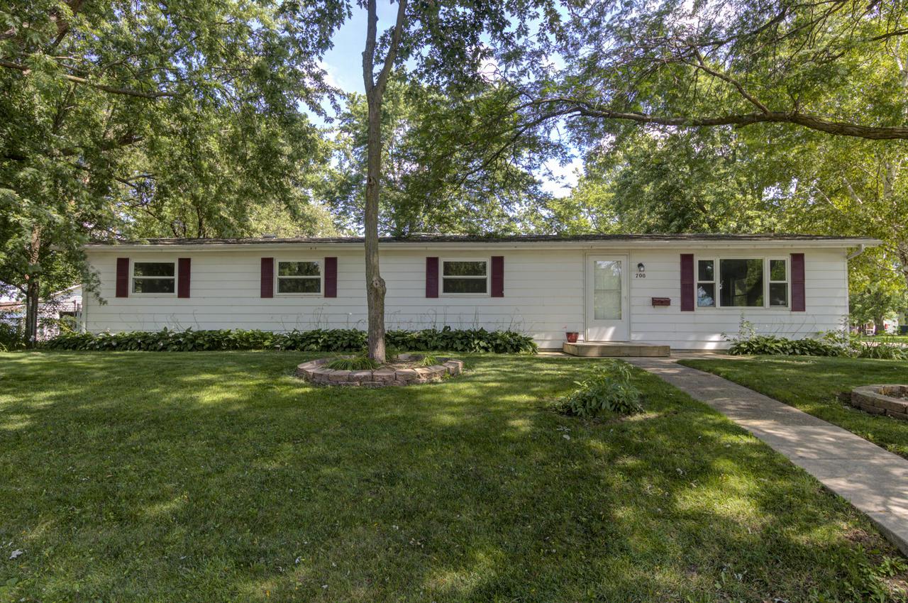 700 W Park St., Thomasboro, IL 61878