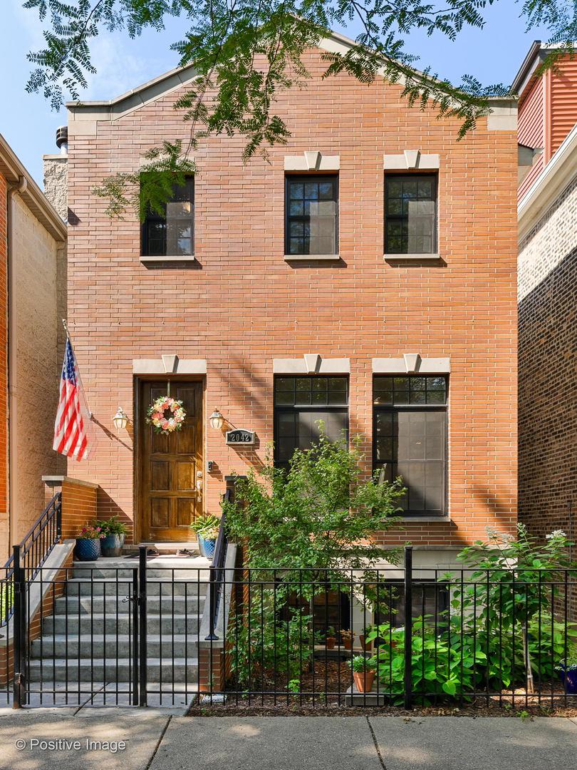 2042 W Cortland St., Chicago, IL 60647