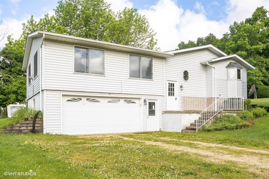 995 Winborne Rd., Lake Summerset, IL 61019