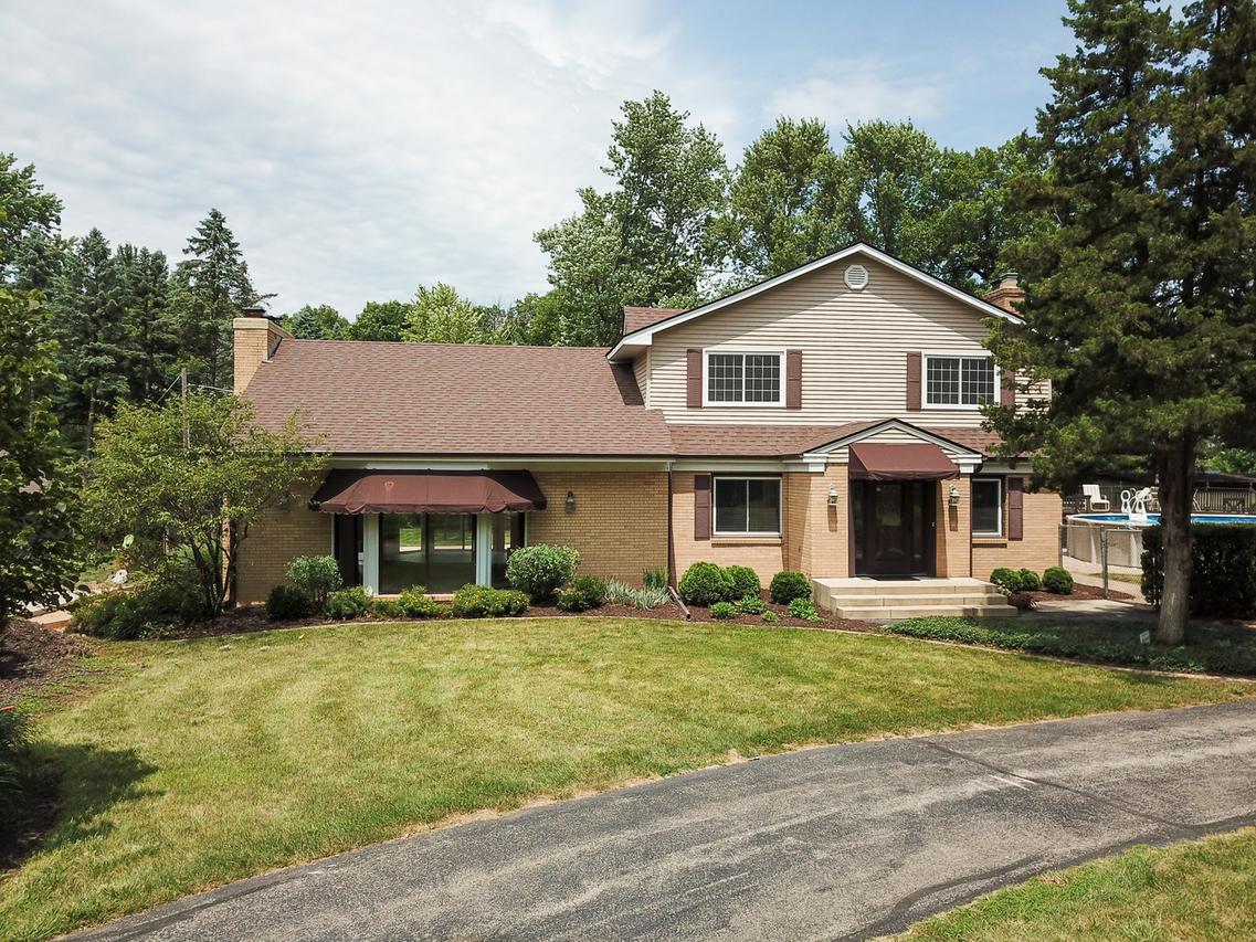 6548 Charles St., Rockford, IL 61108