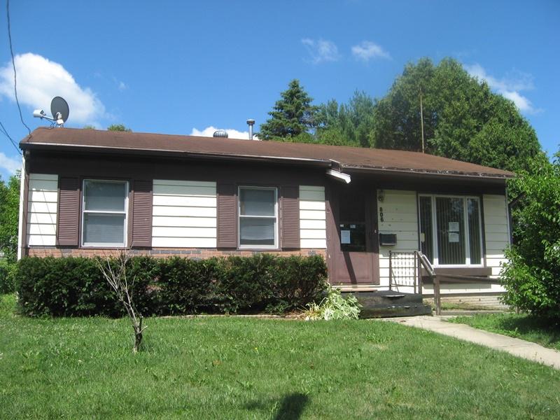 806 S 18th Ave., Freeport, IL 61032
