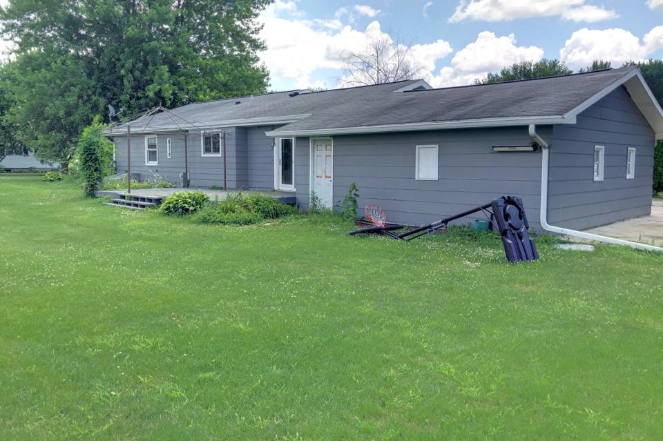 16910 Hillside Dr., Monroe Center, IL 61052
