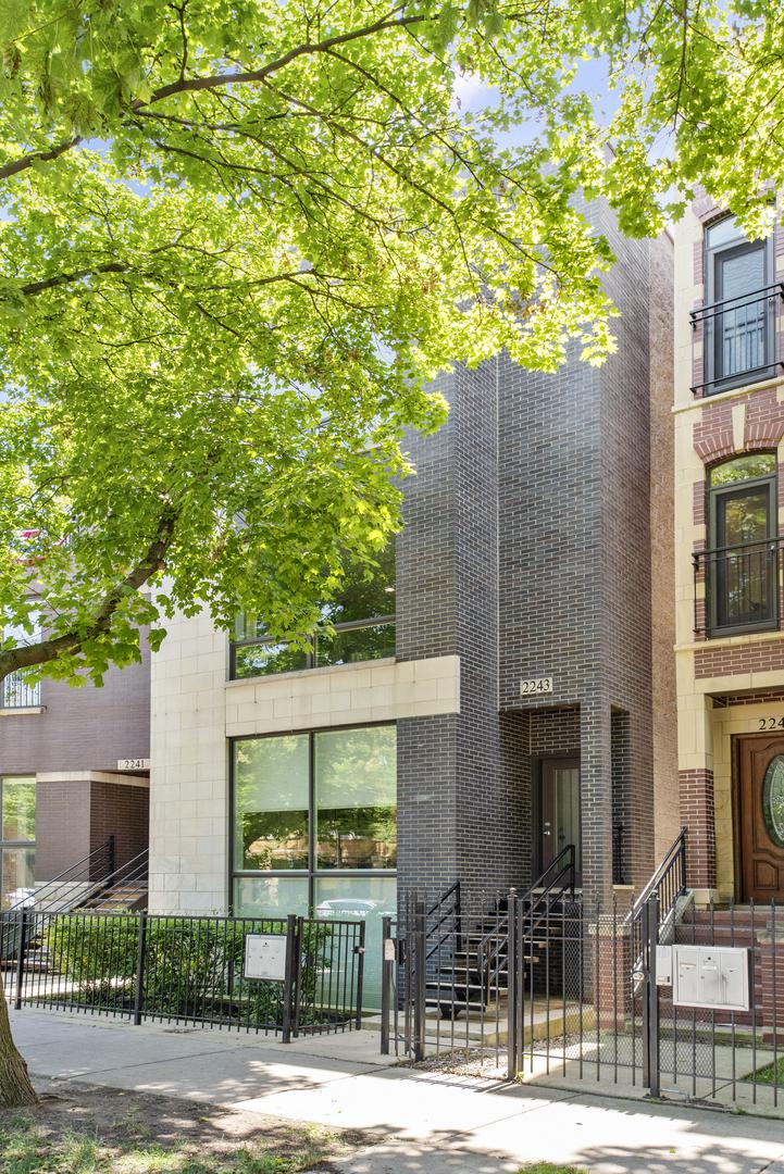 2243 W Roscoe St. #2, Chicago, IL 60618