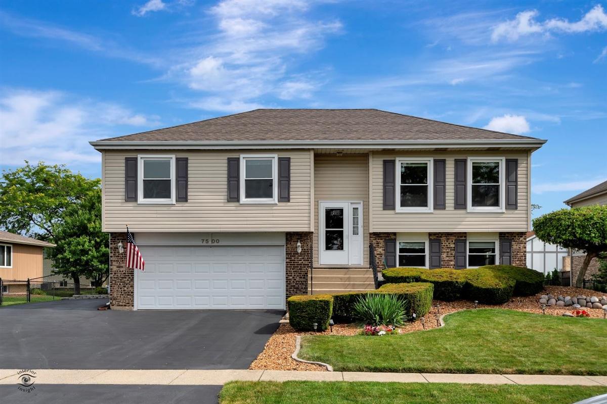 7500 W Wishing Well Dr., Frankfort, IL 60423