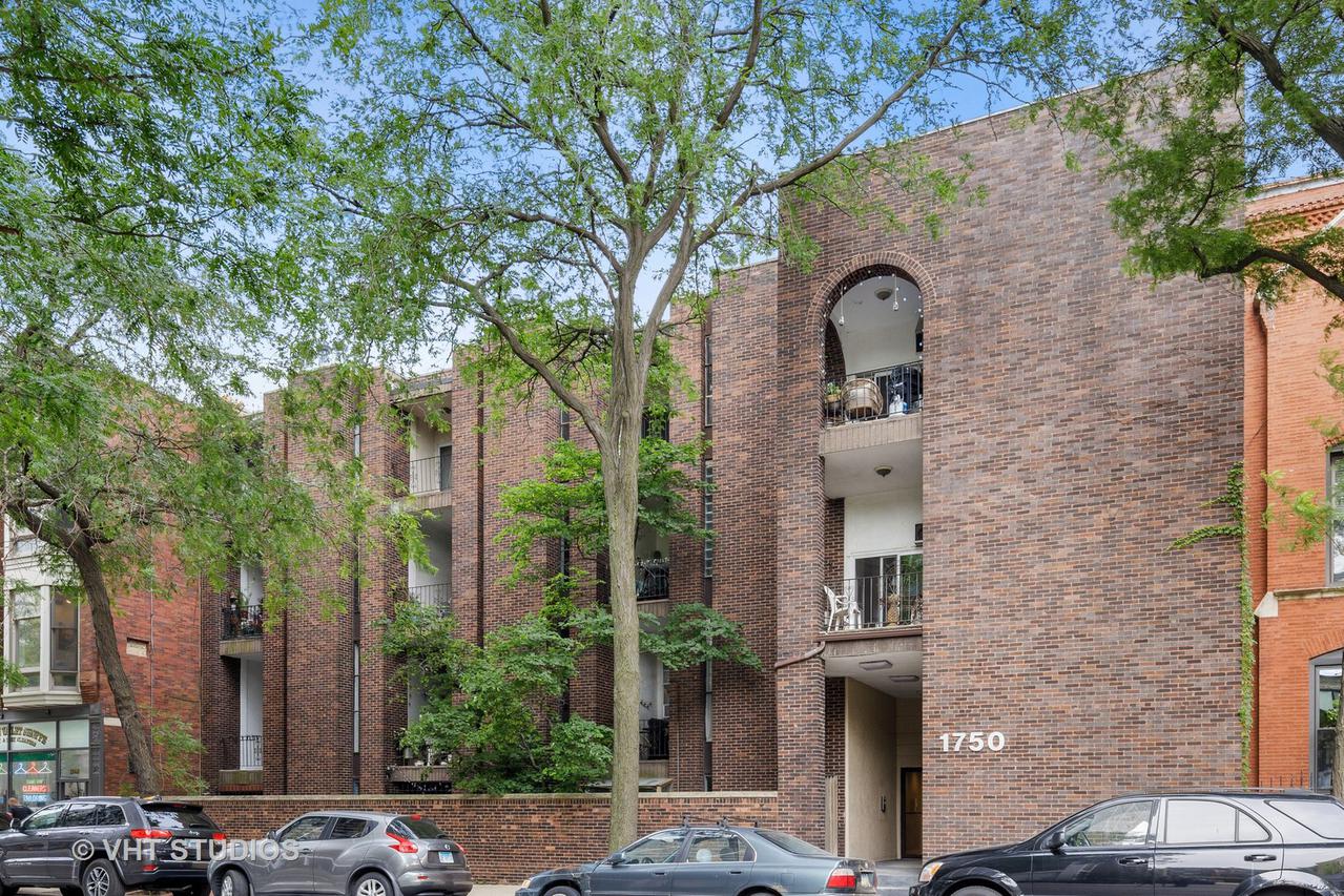 1750 N Wells St. #206, Chicago, IL 60614