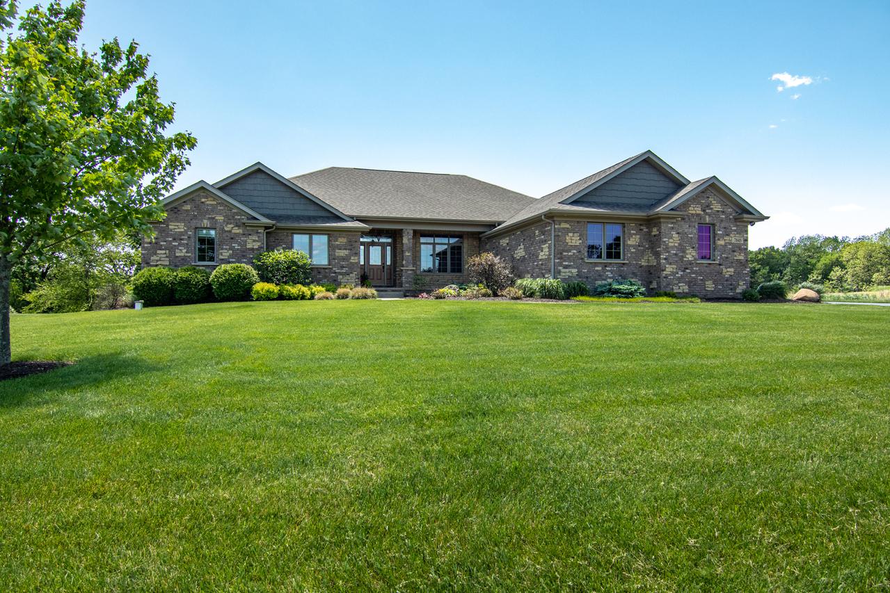 7845 Glenwood Dr., Roscoe, IL 61073