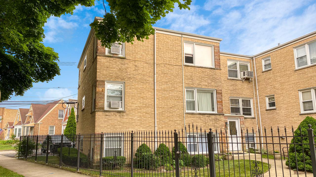 4968 N Menard Ave. #104, Chicago, IL 60630